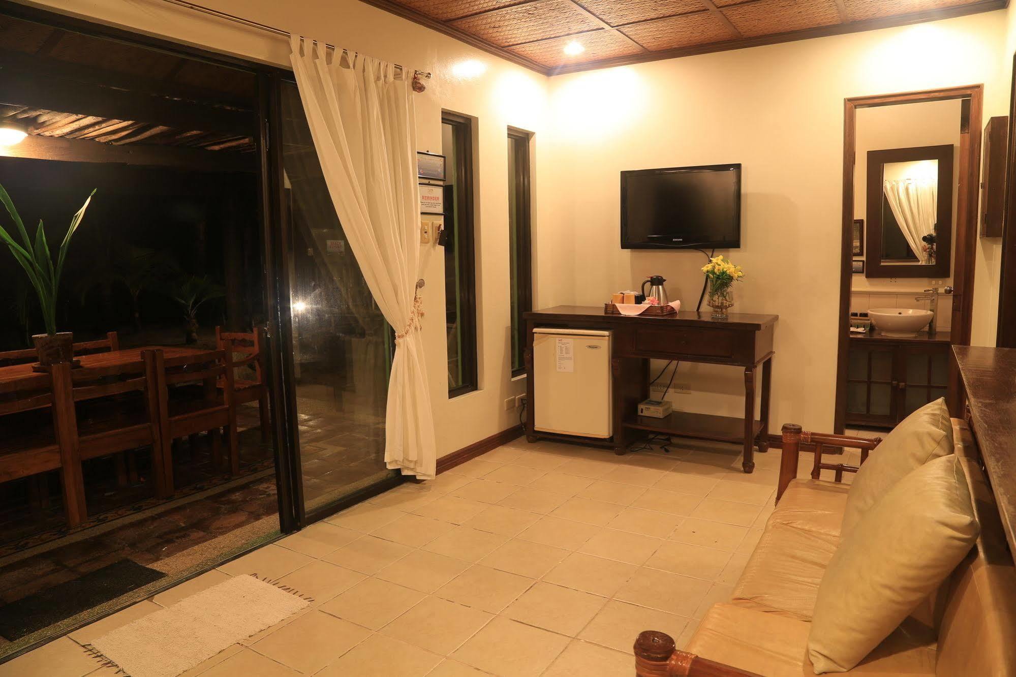 波多德尔索勒海滩度假酒店 Bolinao 外观 照片